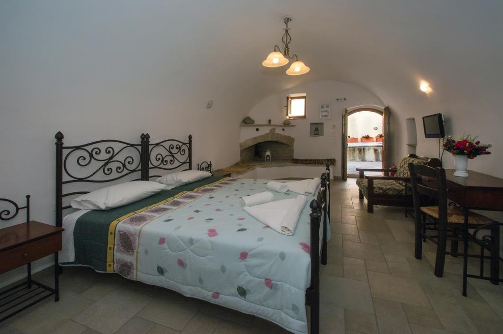 Kapetan Manwlis Apartment Kato Khora ภายนอก รูปภาพ